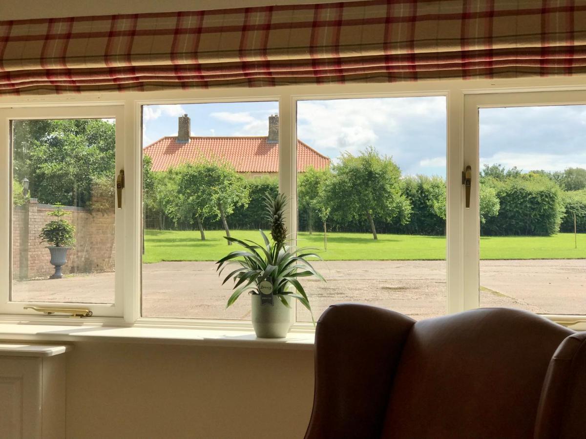 Charming Hen Cottage Countryside Retreat Lincoln Newball Exteriör bild