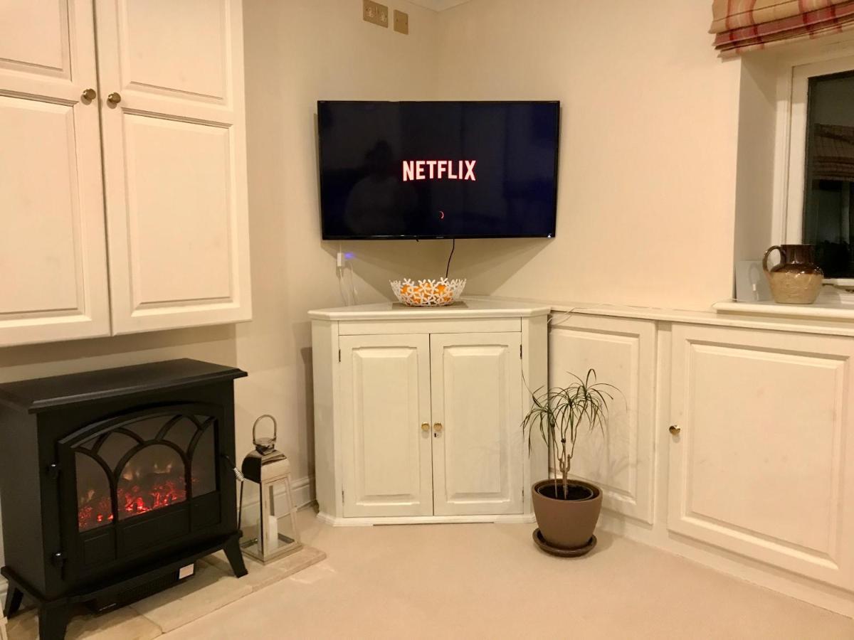 Charming Hen Cottage Countryside Retreat Lincoln Newball Exteriör bild
