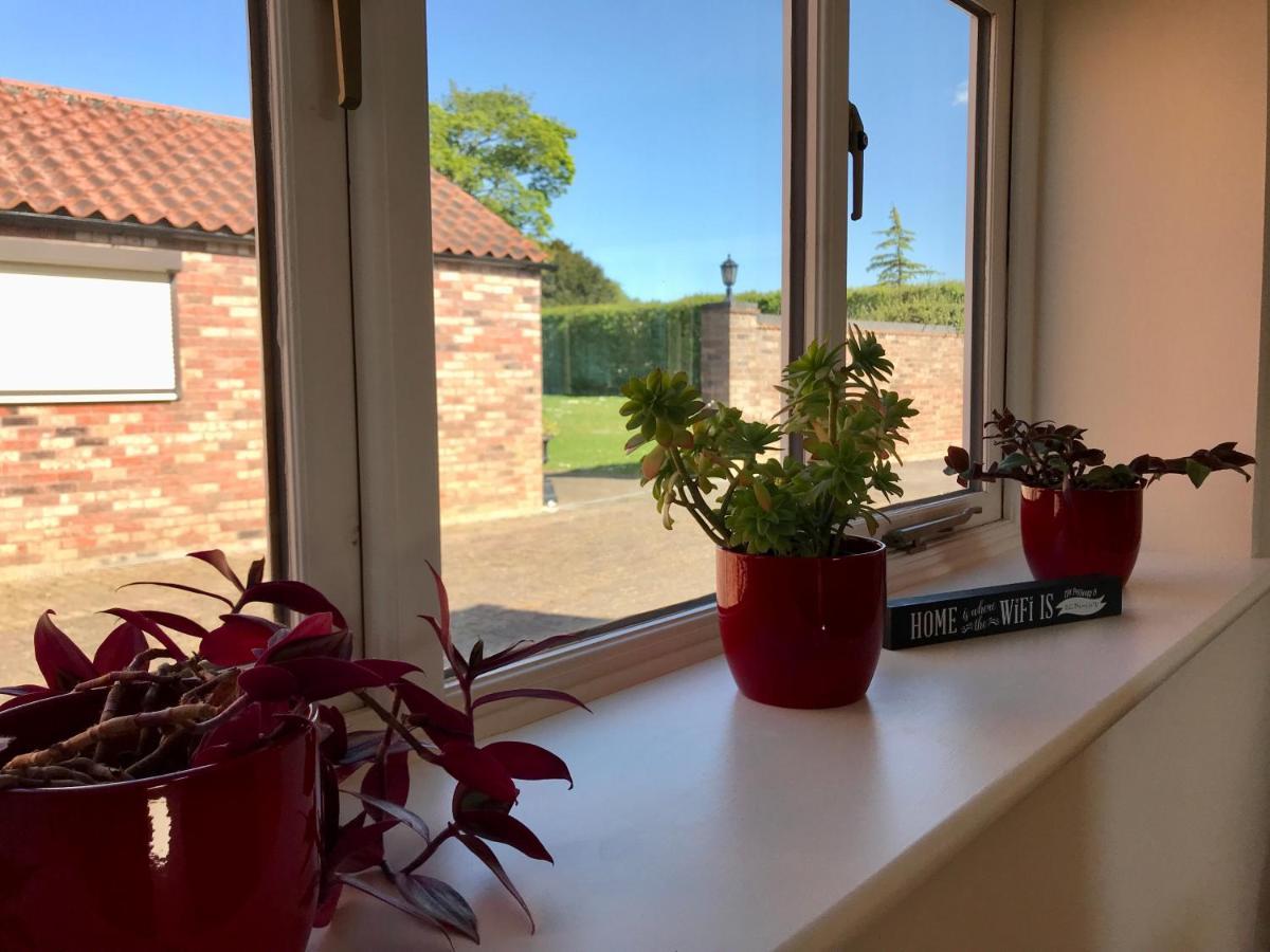 Charming Hen Cottage Countryside Retreat Lincoln Newball Exteriör bild