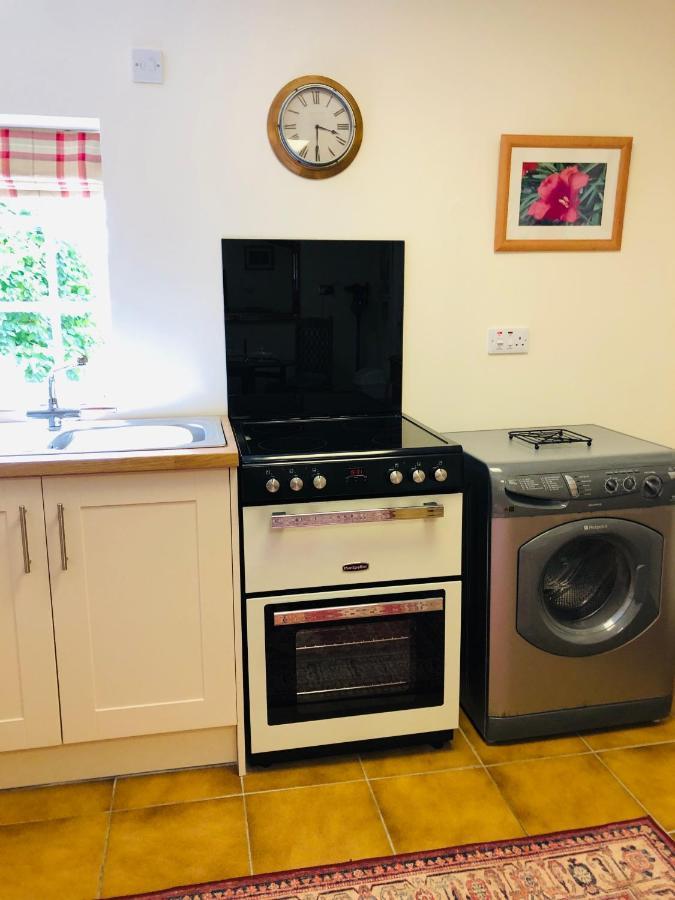 Charming Hen Cottage Countryside Retreat Lincoln Newball Exteriör bild