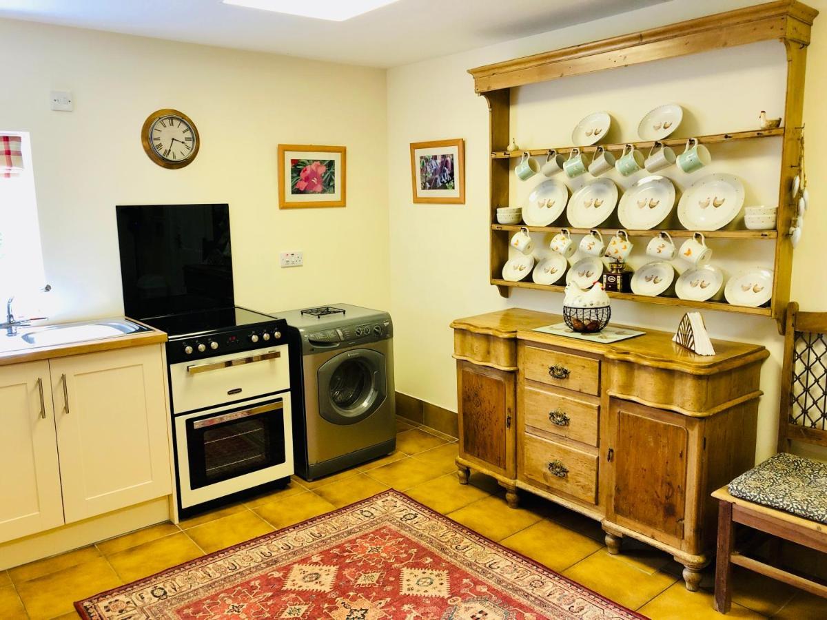 Charming Hen Cottage Countryside Retreat Lincoln Newball Exteriör bild
