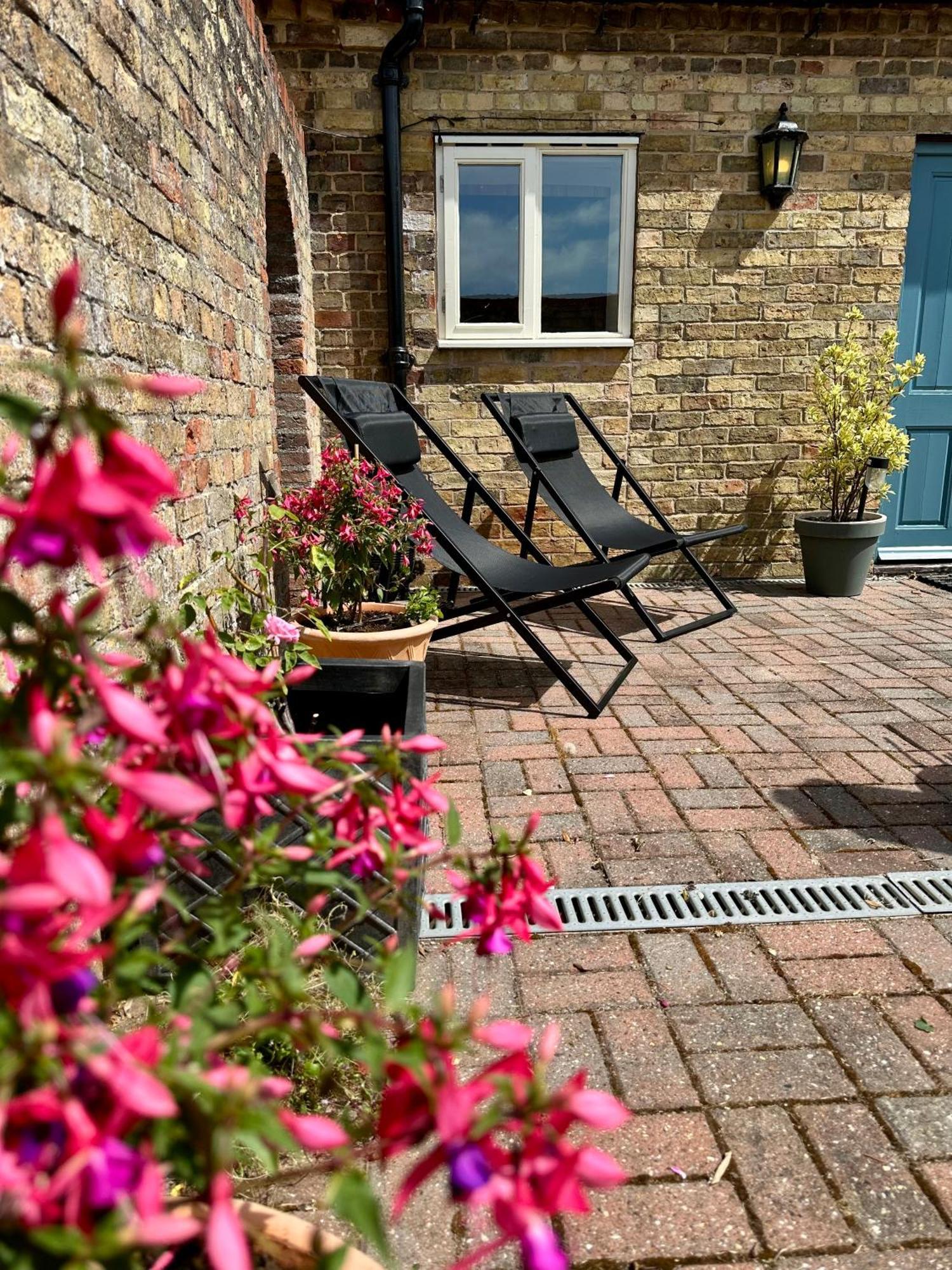 Charming Hen Cottage Countryside Retreat Lincoln Newball Exteriör bild